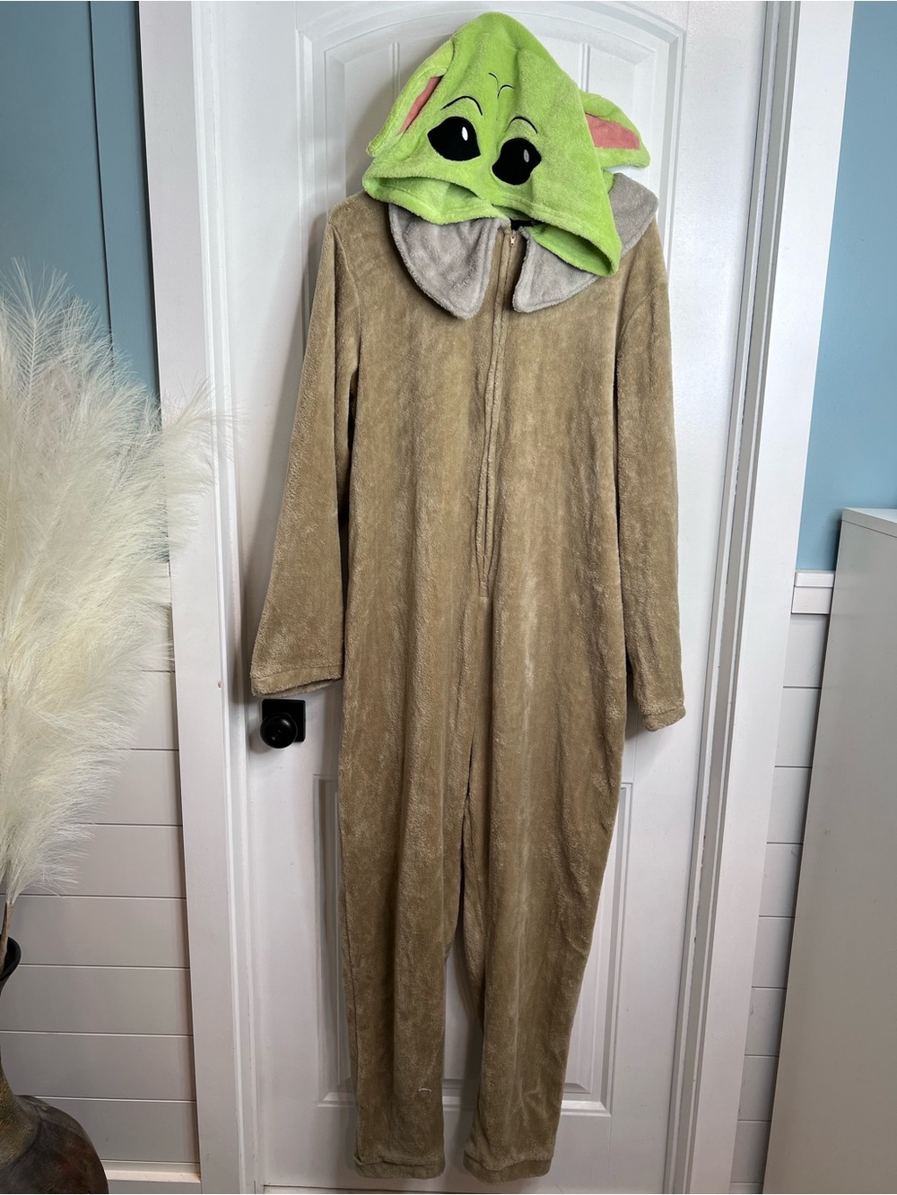 Star Wars Green Hooded Alien Onesie Costume Plush Brown Body. Size Large.